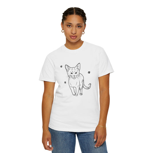 Camiseta unisex teñida con estampado de gato: diseño de gato adorable